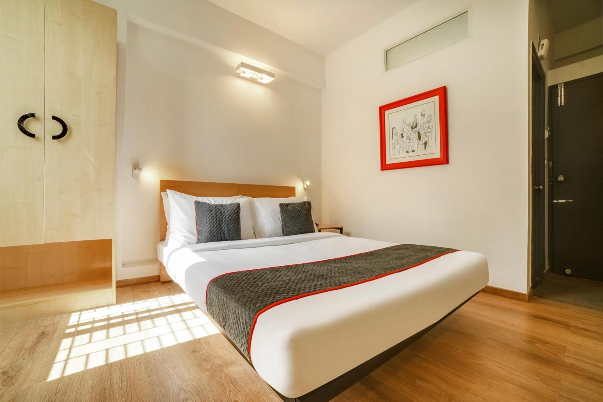 Townhouse Sarvar Hospitality Near Ascendas Park Square Mall Бангалор Экстерьер фото