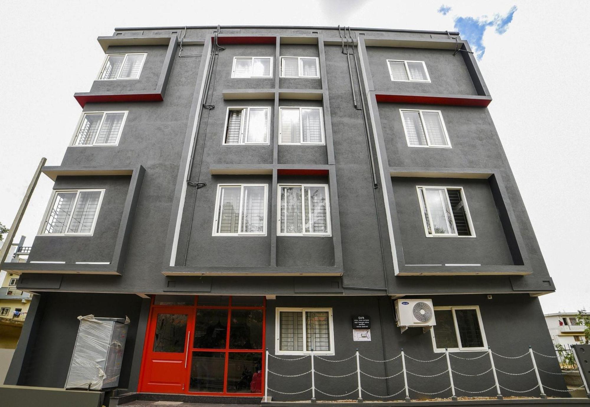 Townhouse Sarvar Hospitality Near Ascendas Park Square Mall Бангалор Экстерьер фото