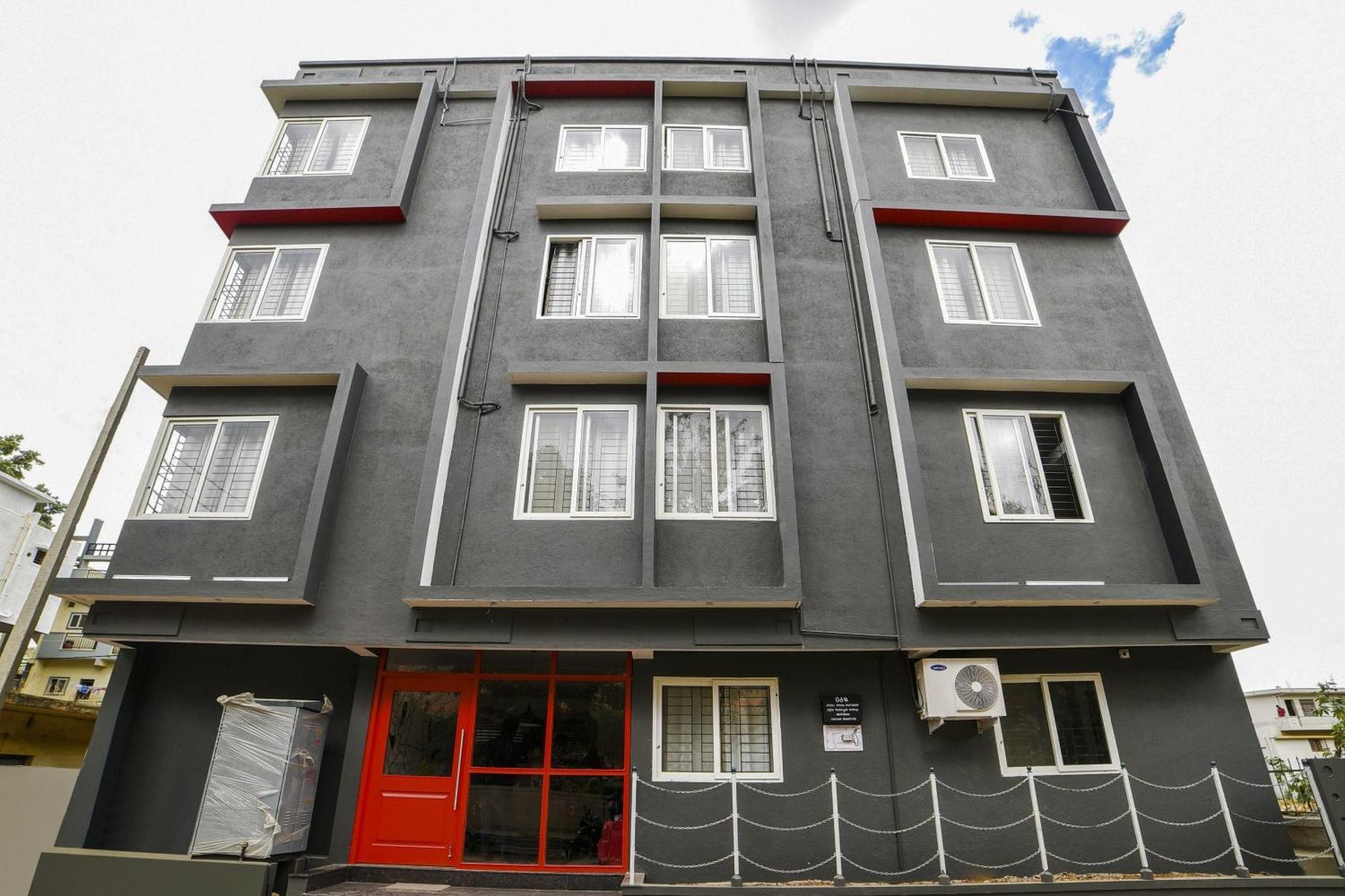 Townhouse Sarvar Hospitality Near Ascendas Park Square Mall Бангалор Экстерьер фото
