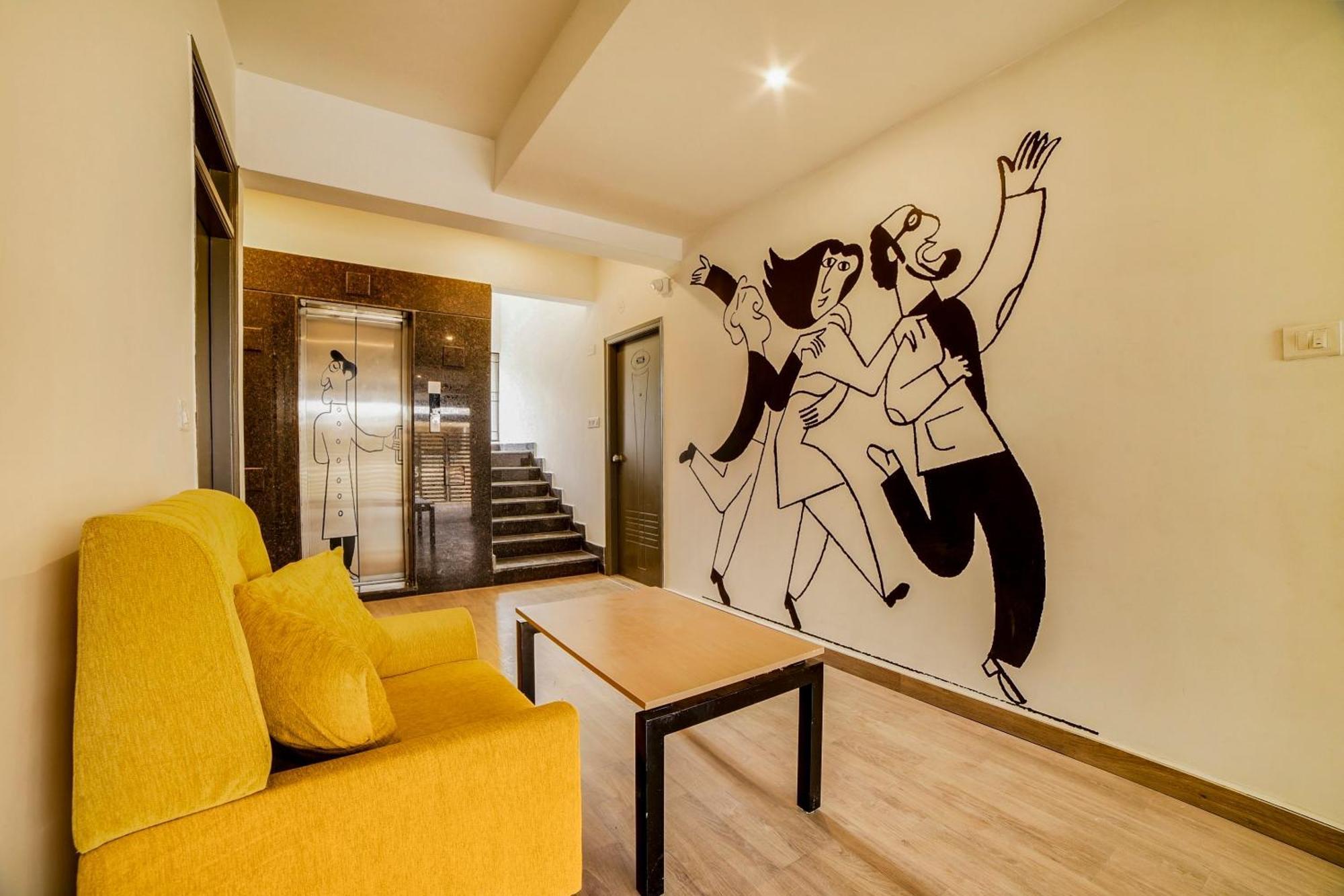 Townhouse Sarvar Hospitality Near Ascendas Park Square Mall Бангалор Экстерьер фото